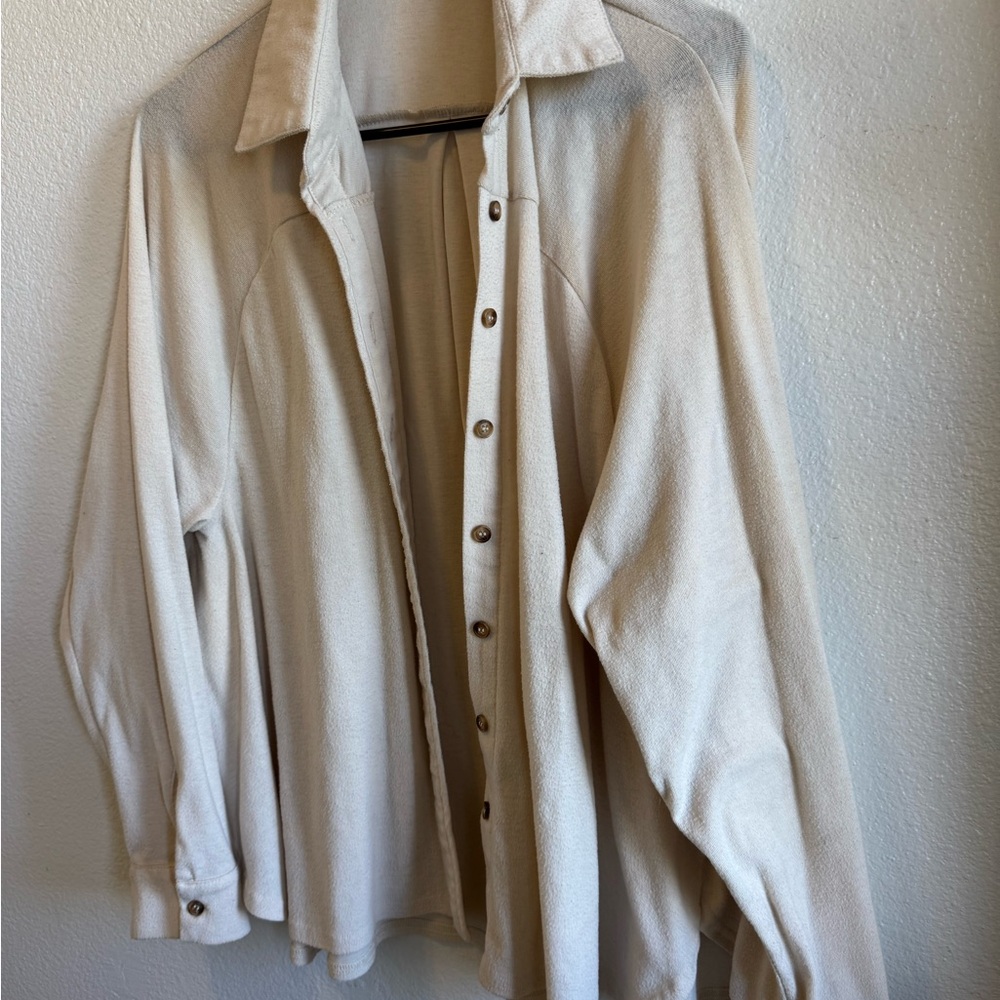 Carly Jean Los Angeles Cream Button Front Top XS Soft Knit Lightweight Blouse